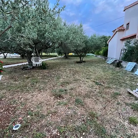 Oliva شقة زادار